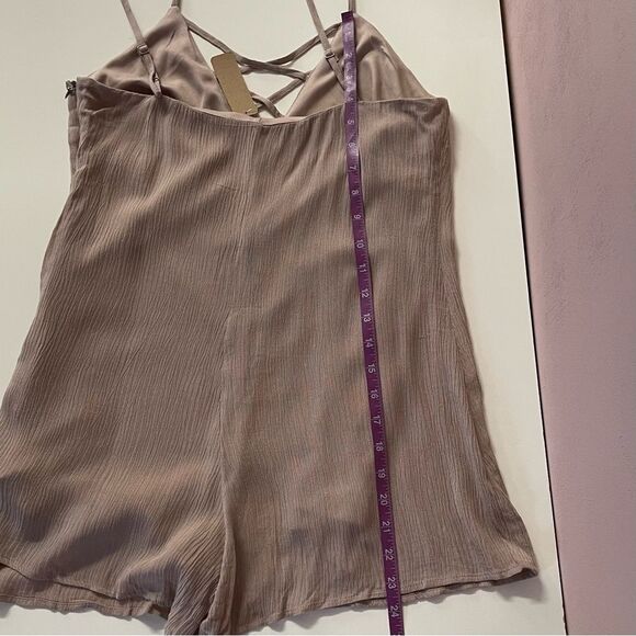 Irene’s Story Fashion On Earth Tannish Blush Romper Size M NWT - Picture 8 of 14